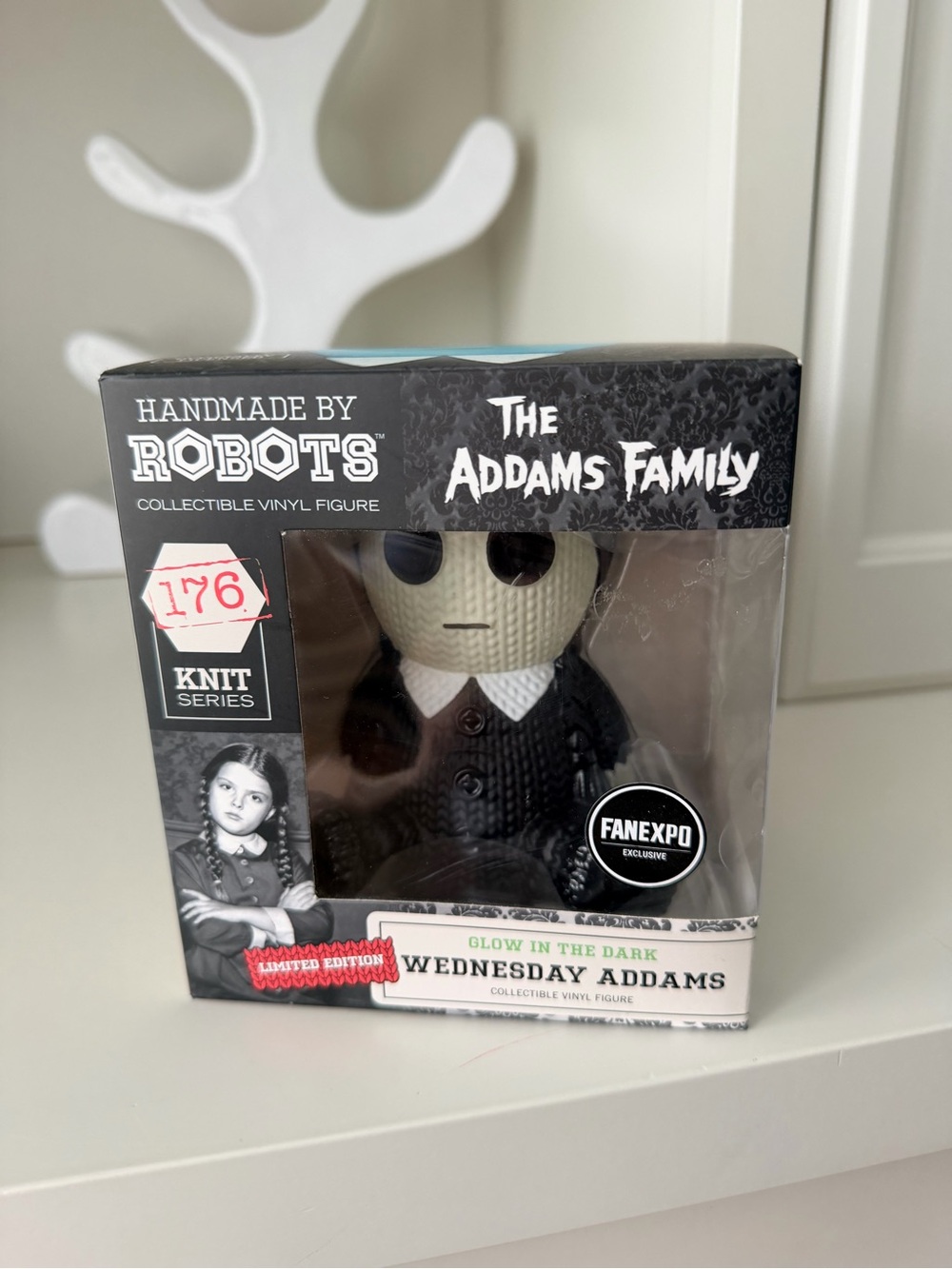 Wednesday Addams Handmade by Robots Full SZ Vinyl Figure Fan Expo Exclusive NEW - Picture 5 of 10